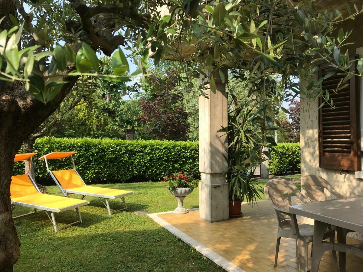 Casa Mary Due - Trilocale Con Giardino Privato A Due Passi Dal Lago Sirmione Exterior photo