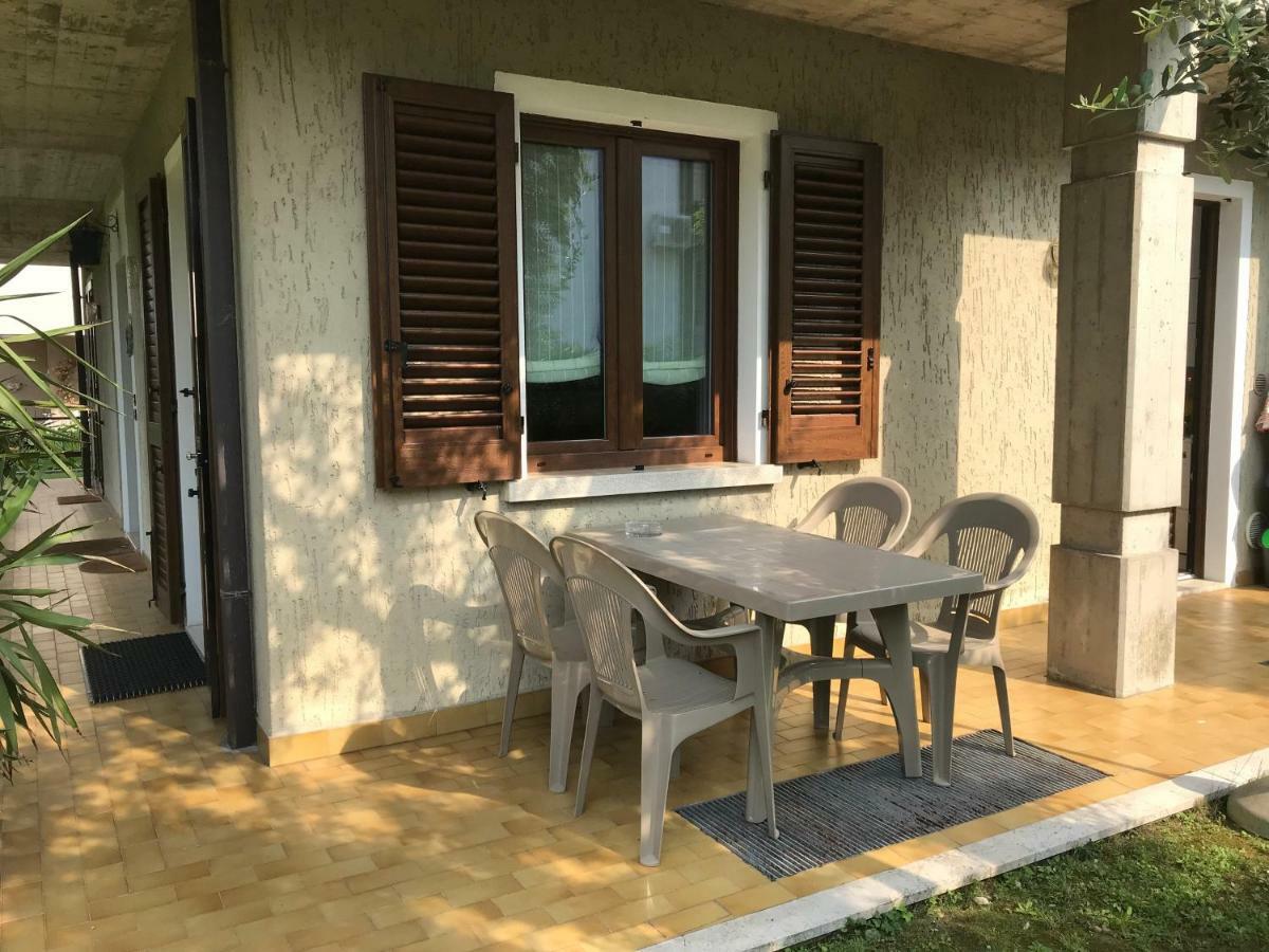 Casa Mary Due - Trilocale Con Giardino Privato A Due Passi Dal Lago Sirmione Exterior photo