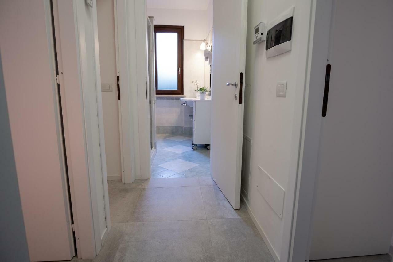 Casa Mary Due - Trilocale Con Giardino Privato A Due Passi Dal Lago Sirmione Exterior photo
